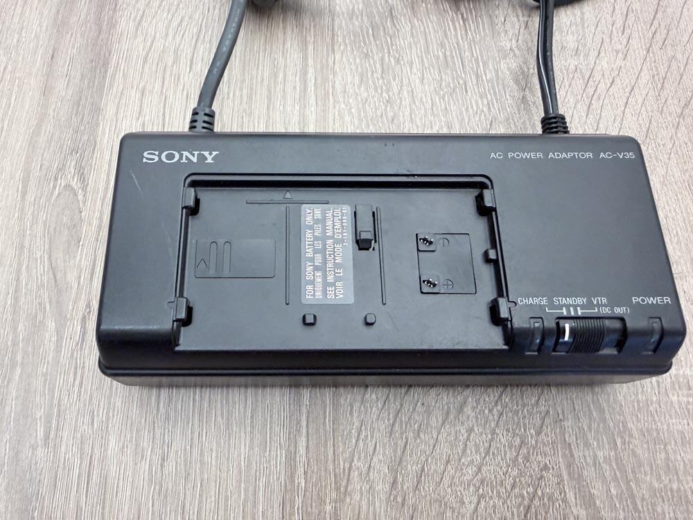 Sony AC-V35